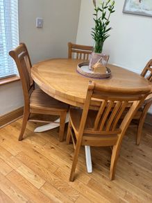 Round Kitchen Table