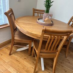 Round Kitchen Table