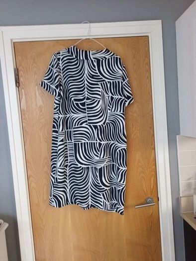 M&S Collection  Dress.    S. 14.  Going to the Charity  Shop  8th  November  2024.