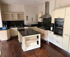 Kitchen granite countertops