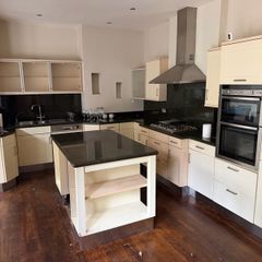 Kitchen granite countertops