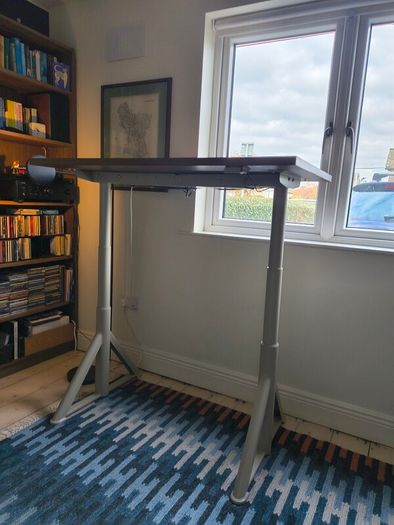 Standing desk