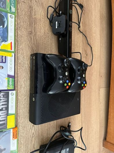 XBox 360 25gb game console and games