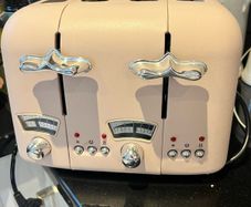 Delonghi pink toaster