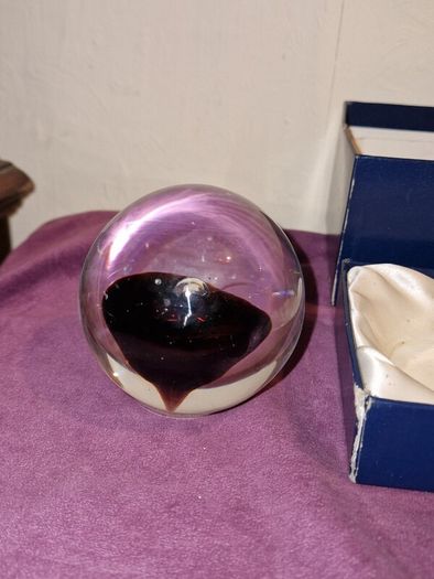 Glass paper weight
