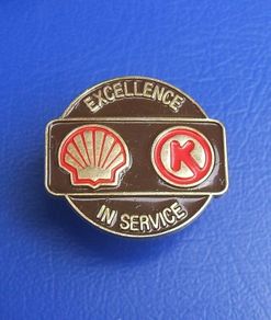 SHELL OIL - CIRCLE K (forecourt convenience stores) - a promotional pin badge
