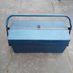 Vintage toolbox. Heavy pressed steel box. Cantilevered.