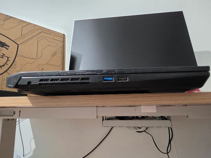 Msi Katana 15 B13vgk | I7-13620h | Rtx 4070 8gb | 16gb Ddr5 | 1tb Ssd | 144hz Ips | Warranty | Box & Charger