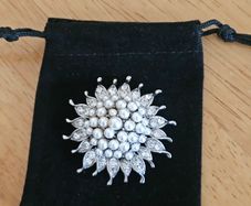 Pearl Brooch / Unworn
