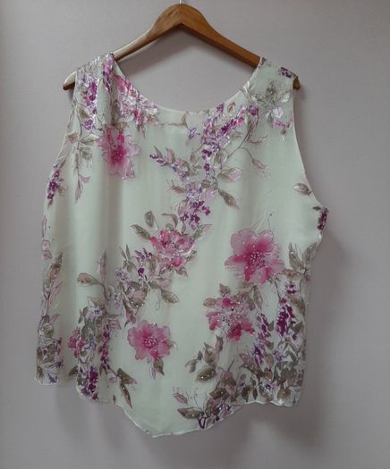 New beautiful KIRSTEN KROG designer top tag attached