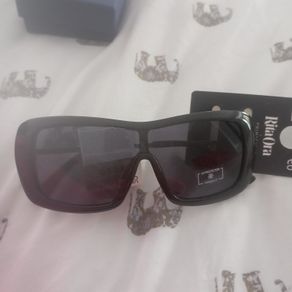 New Rita Ora sunglasses