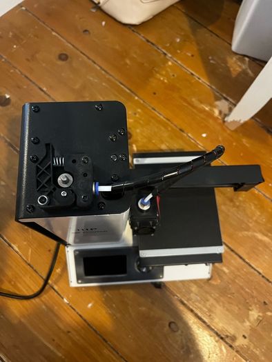 Brand new 3D printer (includes original box and packaging)