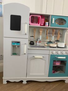 Play kitchen