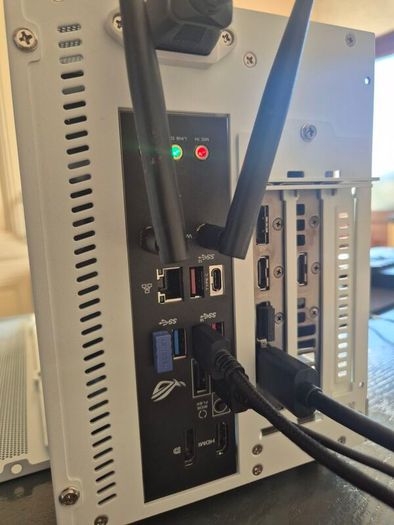 Tiny ITX gaming pc setup - RTX 3070, Intel i7, 16GB DDR4, 512GB m.2 SSD