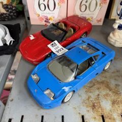 Bugatti / Corvette model cars