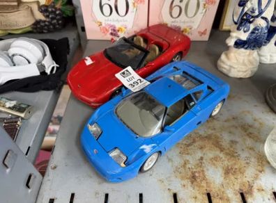 Bugatti / Corvette model cars