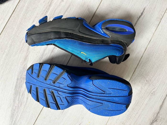 Nike Air blue boys runners Size 4