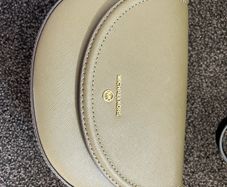 Brand new Michael kors Olive jetset crossbody leather bag