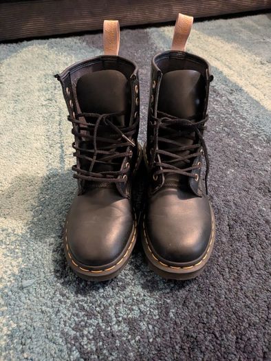 Dr. Martens - size 5