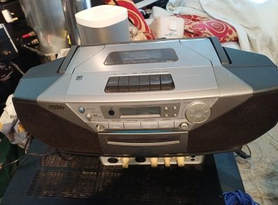 Sanyo cd,tuner and cassette player
