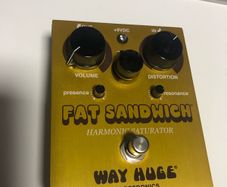 Way Huge Fat Sandwich Harmonic Saturator WHE 301 Guitar Pedal