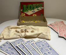 Vintage Berwick Games Lotto (Housey-Housey c.1950s) - COMPLETE 90 Wooden Numbers