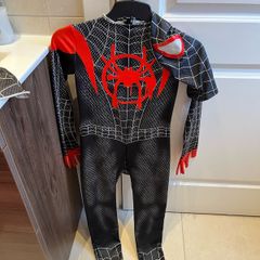 Spiderman costume - 7-8 year old