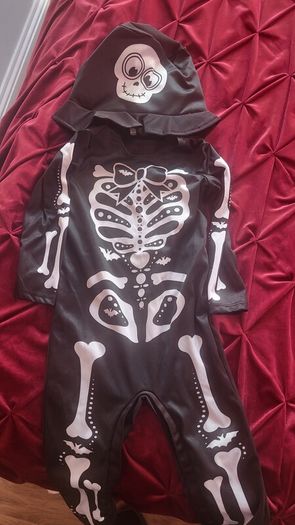Halloween outfit with hat