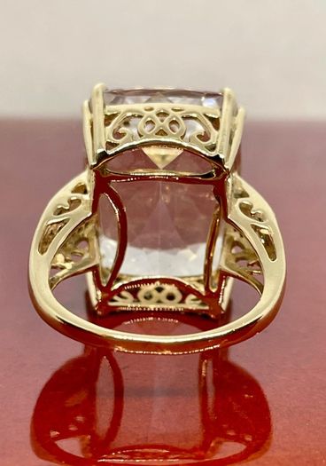 Gold Ring from the Tomas Rae collection, made of 14k Gold