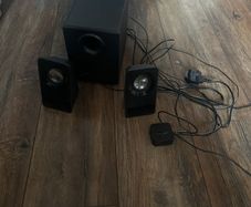 Desktop speakers , Logitech z213