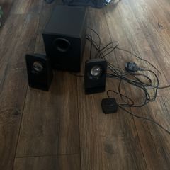 Desktop speakers , Logitech z213