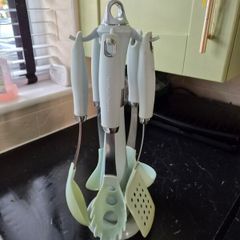 Morphy Richards utensil set