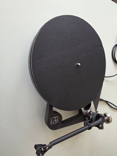 Rega Planar 8 with Ortofon 2M Black