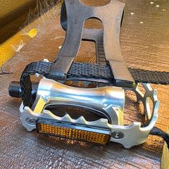 bicycle pedals