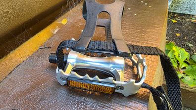bicycle pedals