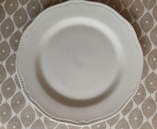 6 Dinner plates