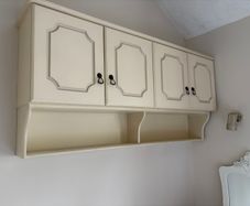 x2 Free Cream Wall Hanging Cabinets