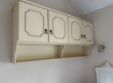 x2 Free Cream Wall Hanging Cabinets