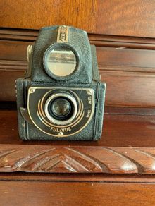 Vintage Ensign Ful-Vue Box Camera (Pre-1950s Model)