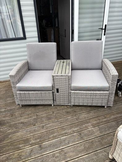 Rattan 2 seater PRICE DROP !