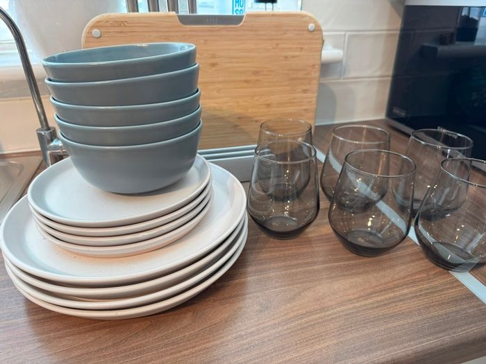 dinner plates