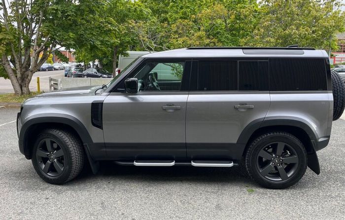 Land Rover Defender 2021