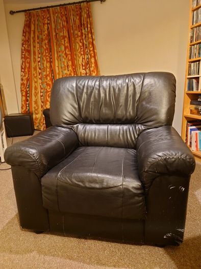 Sofa suite (1x two seater, 2x armchairs)