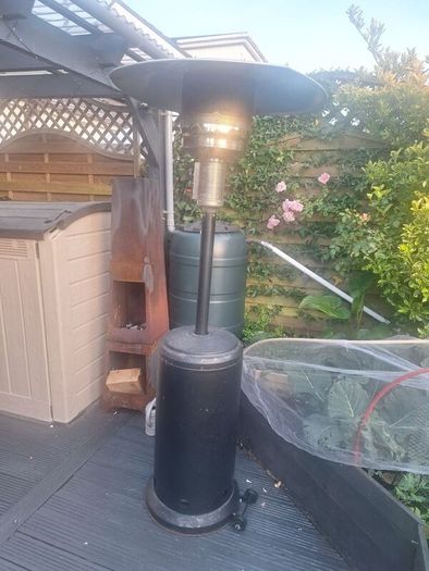 Gas patio heater