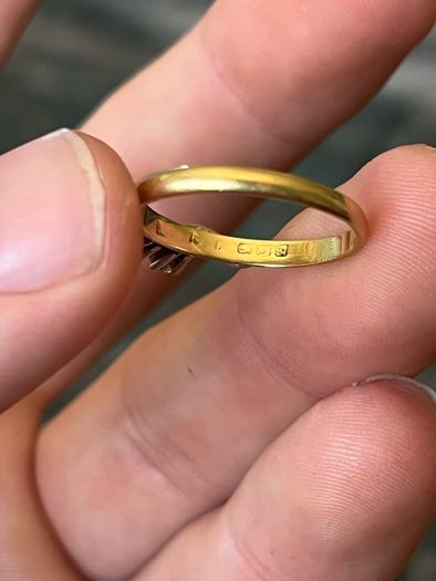 18k Engagement ring