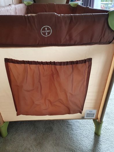 Travel cot