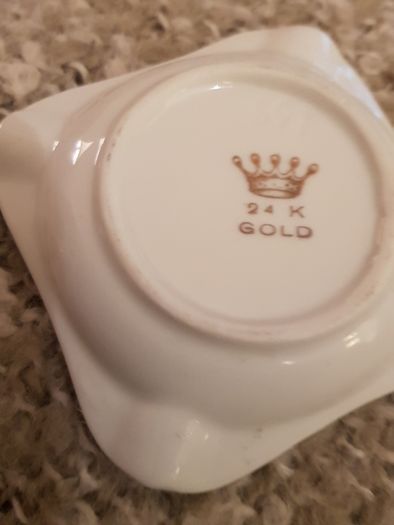 Vintage 24ct Ash Tray