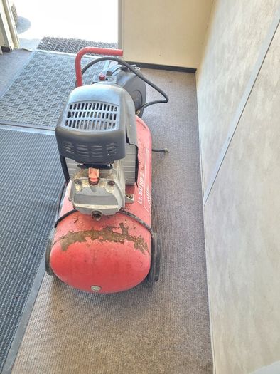 Air compressor