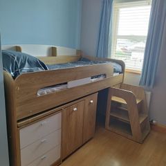 Bed mid sleeper