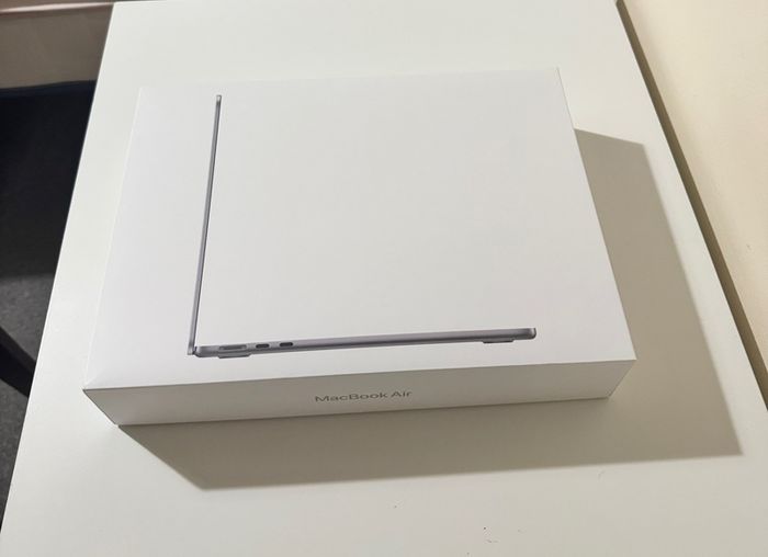 Macbook Air M2 2024 | 16gb | Like New